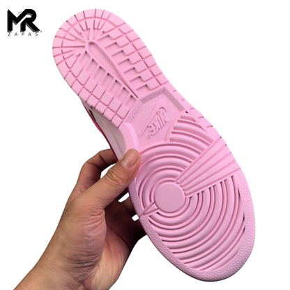 Dunk SB Low  - Triple Pink