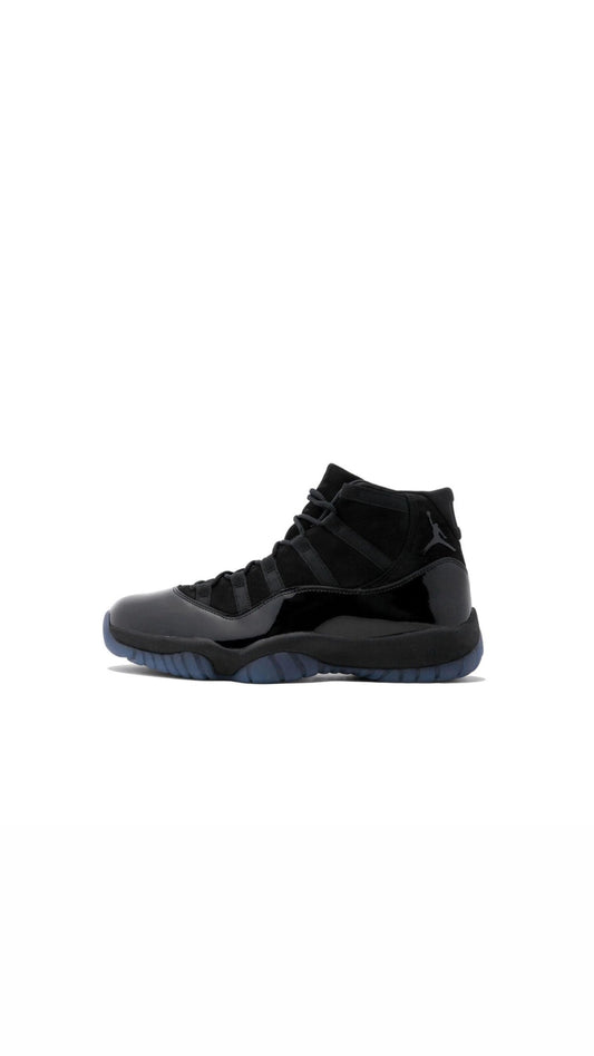 J11 Retro "Cap and Gown"