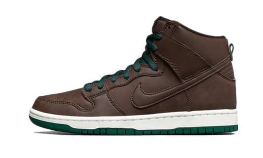 N**K SB Dunk High Baroque Brown