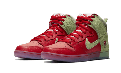 N**K SB Dunk High Pro QS Strawberry Cough