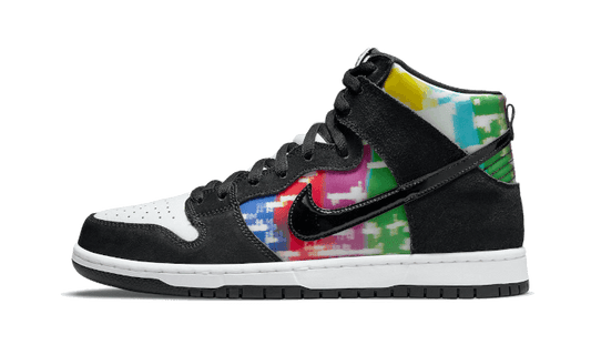 N**K SB Dunk High TV Signal